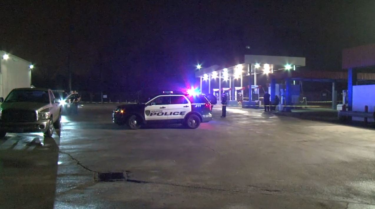 One dead in shooting outside gas station